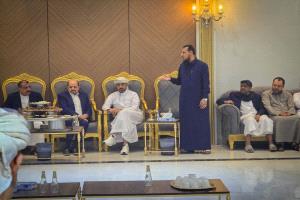 محافظ عدن يستضيف لقاءً موسعاً في الرياض بحضور رئيس الوزراء وعدد من القيادات