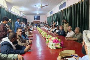 محافظ أبين يعلن مرحلة جديدة تحت شعار "أبين أولاً..هيبة تصان وتنمية تبنى" ويوجّه بإعداد خطة 100 يوم