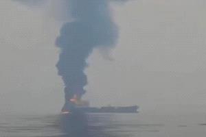 عاجل : تصعيد خطير في الخليج.. تقارير تتحدث عن استهداف ناقلات نفط في مضيق هرمز