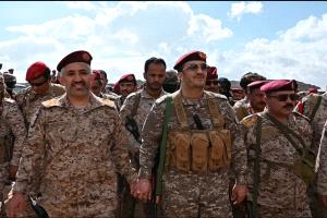 ​العميد الغنيمي يُعايد أبطال محور الرزامات ويتفقد قيادة الفرقة الثانية طوارئ