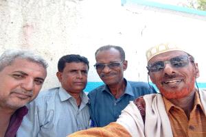 لقاء "خارج الشاشة".. حين تجمع شوارع زنجبار رفاق الحرف بـ "صدفة بلا ميعاد"