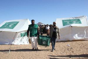 الفرقة أولى طوارئ تدشن توزيع خيام إيوائية وسلال غذائية لإغاثة متضرري حريق مخيمات العبر