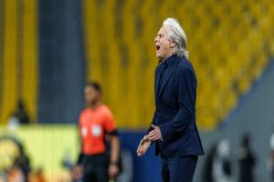 في انتظار أخرى.. عقوبة استثنائية تضرب جيسوس بسبب رونالدو