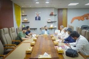 محافظ عدن يطّلع على برنامج المعرض الوطني للبن والتمر بعدن