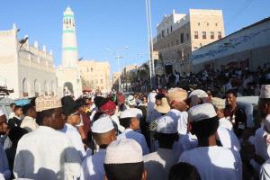 تختيم الأطفال وتمثيل لمناسك الحج والعمرة ومسابقات ثقافية وأناشيد الطفولة في ختم مسجد آل الروش بسحيل سيئون ليلة النصف من رمضان