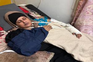 المناضلة فائقة السيد تطمئن على صحة الدكتورة أمل قمري إثر تعرضها لحادث سير