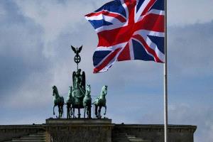 بريطانيا تجدد تحذيرها من السفر إلى اليمن وتدعو رعاياها لمغادرة البلاد