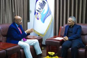 وزير الشؤون الاجتماعية والعمل يلتقي نائب الممثل المقيم لصندوق الأمم المتحدة للسكان