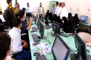 محافظ أبين يزور جامعة أبين ويطلع على سير العملية الدراسية والاكاديمية بكليات الجامعة