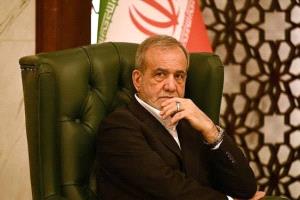 بزشكيان: مجلس القيادة المؤقت وافق على عدم شن أي هجمات على دول الجوار