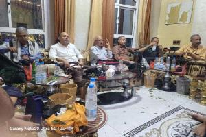 أمسية سياسية ساخنة في منتدى الشهيد القاضي عاطف بعدن بحضور نائب وزير الصناعة والنائب خالد شائف