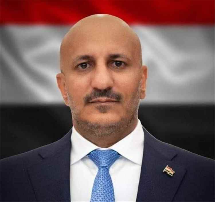 ‏طارق صالح يطلع على جهود إنهاء التقطعات في أبين ويشيد بجهود المحافظ