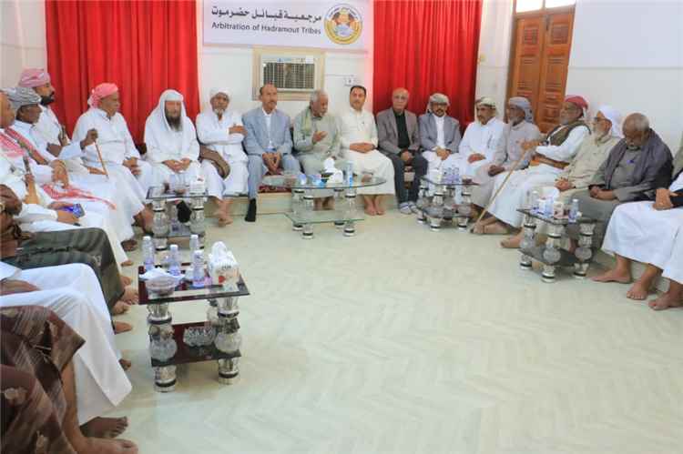 الوكيل بارباع يناقش مع مرجعية قبائل حضرموت الأوضاع الخدمية والاستقرار الأمني