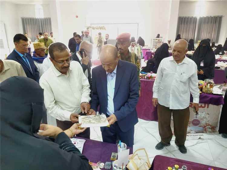 افتتاح المعرض الترويجي الثامن لمنتجات المرأة بسيئون