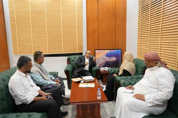 الخنبشي يناقش تعزيز التنسيق بين الأجهزة القضائية والتنفيذية ويشيد بجهود قيادة وضباط وأفراد الشرطة العسكرية