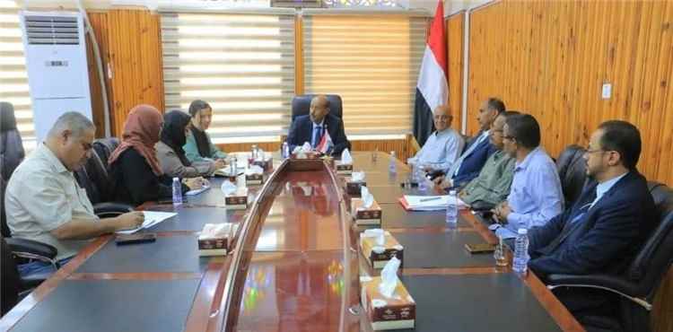 الوكيل بارباع يبحث مع وفد المبعوث الأممي الخاص القضايا العامة في مناطق وادي حضرموت 