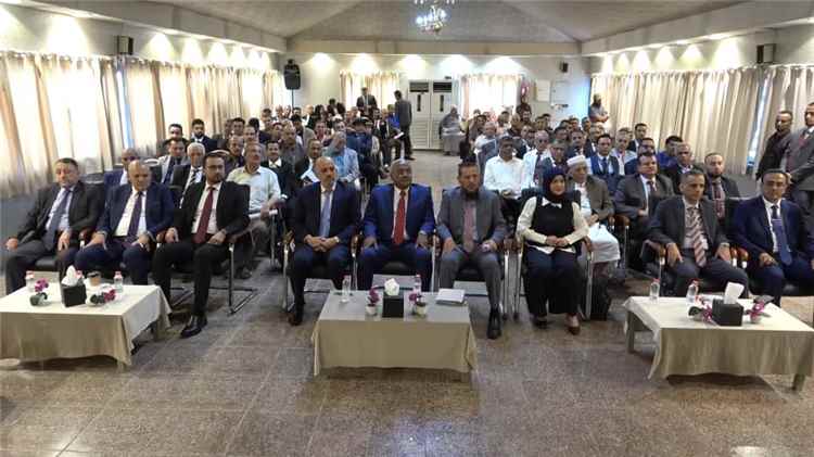 تدشين ورشة عمل لتعزيز الشراكة والتكامل بين الحكومة والسلطات المحلية بعدن