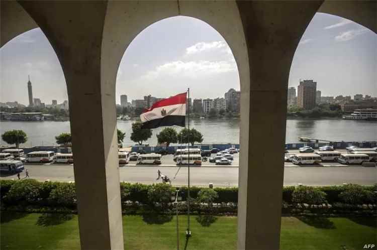 مصر تتابع مصير 8 بحارة بعد اختطاف ناقلة نفط قبالة سواحل شبوة
