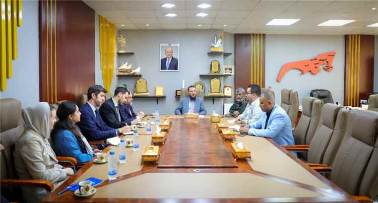 محافظ العاصمة عدن يستقبل بعثة الاتحاد الأوروبي ويؤكد أهمية تعزيز الشراكة التنموية