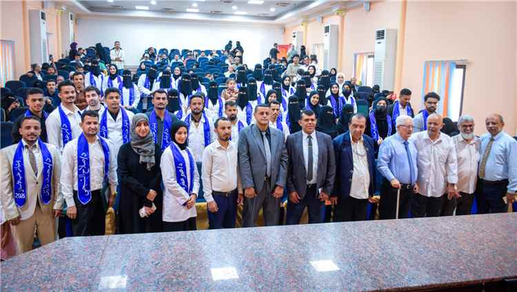 في أجواء أكاديمية متميزة.. كلية طب الأسنان بجامعة عدن تحتفي بخريجي برنامج الامتياز