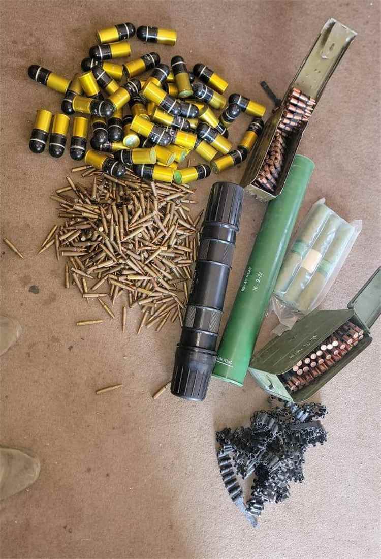 قوات الجيش تحبط تهريب شحنة ذخائر ومتفجرات في المكلا