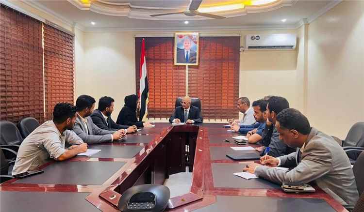 وزير المياه والبيئة يبحث مع هيئة الإغاثة الدولية ومنظمة اليونسكو تعزيز التعاون المشترك