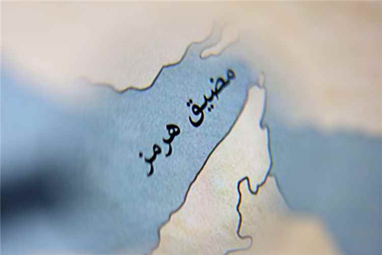 ضابط في الحرس الثوري- إيران توسع تعريفها لمضيق هرمز