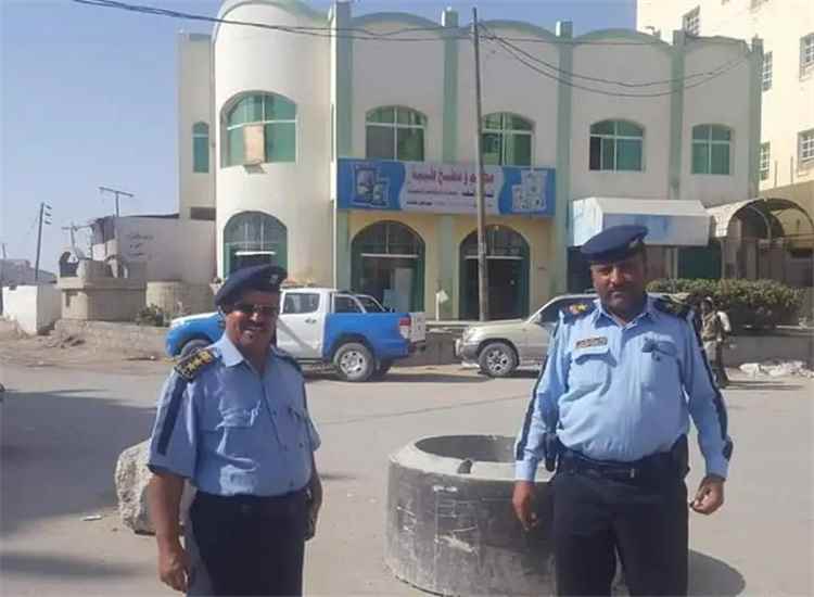 صراع عنيف بين إدارة مرور صنعاء وإدارة مرور المهرة 