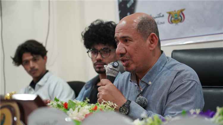 بدعم ورعاية المحافظ بن الوزير.. مكتب الإعلام يختتم دورة تدريبية لـ 200 شاب وشابة في مجالات الإعلام وصناعة المحتوى بالمحافظة 
