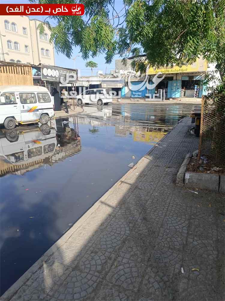 طفح المجاري في مدينة الشعب يثير مخاوف صحية وبيئية