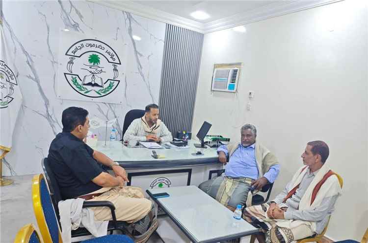 الأمين العام المساعد لمؤتمر حضرموت الجامع بالساحل يلتقي قيادة مكتب الهيئة التنفيذية في أرياف المكلا