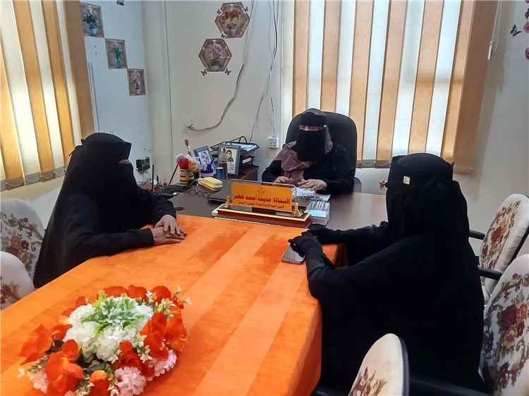 اتحاد النساء في أبين وقسمي المراة والطفل بالشؤون الاجتماعية والأمن العام يبحثون دعم السجينات والناجيات من العنف