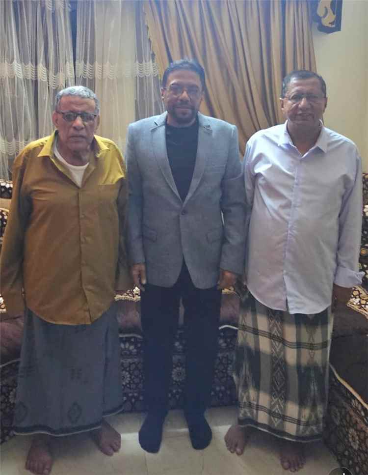 نائب وزير الثقافة والسياحة يزور الشخصيتين الادبيتين البار وبن سلمان