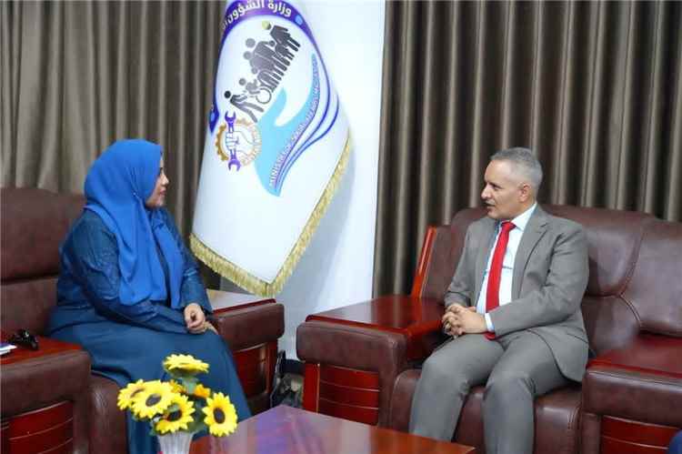 وزيرة الدولة لشؤون المرأة تلتقي مع وزير الشؤون الاجتماعية لمناقشة تعزيز التعاون المشترك في قضايا المرأة والمجتمع