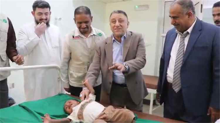 أمين محلي أبين يدشّن مخيم الرازي الجراحي المجاني لإجراء 320 عملية جراحية أبين