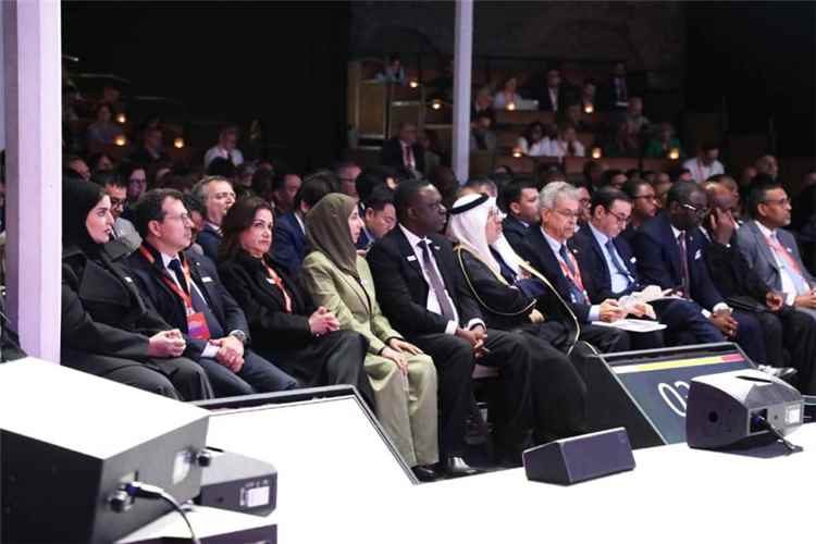 بلادنا يشارك في أعمال مؤتمر الشراكات العالمية في لندن 