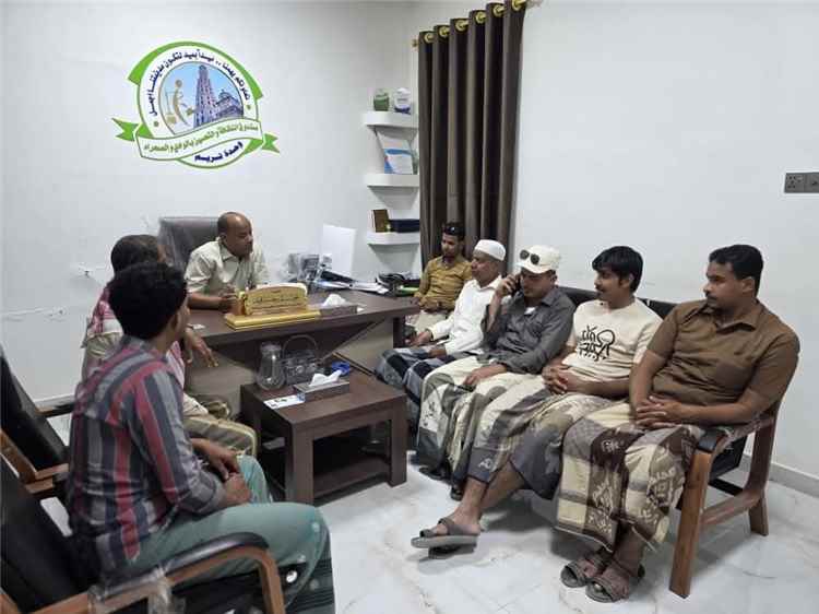 مدير نظافة وتحسين تريم يعقد اجتماعًا استثنائيًا لتنظيم أعمال التحصيل والنظافة خلال عيد الأضحى
