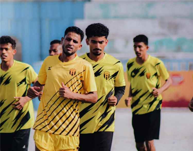 اتحاد حضرموت يختتم تحضيراته على ملعب العلفي استعدادًا للمواجهة المرتقبة أمام هلال الحديدة