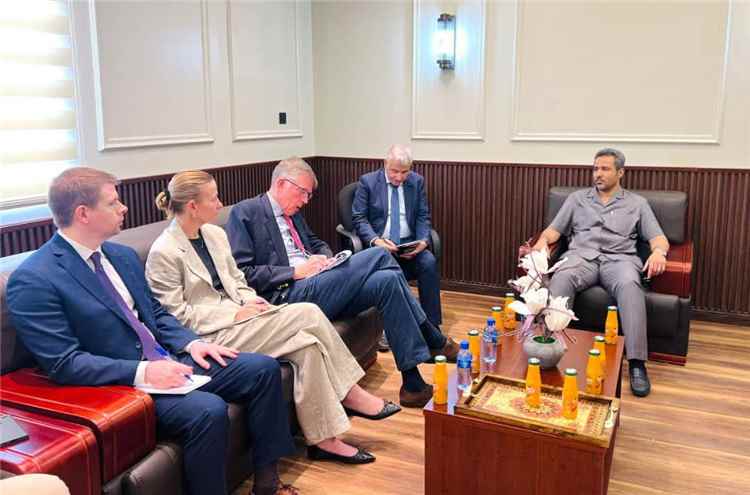 محافظ لحج يبحث مع وفد المبعوث الأممي مستجدات الأوضاع الأمنية والخدمية