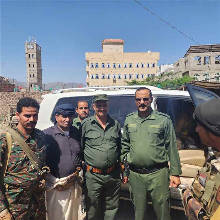 مدير أمن شرطة محافظة الضالع يزور إدارة أمن قعطبة لتعزيز الأمن والاستقرار
