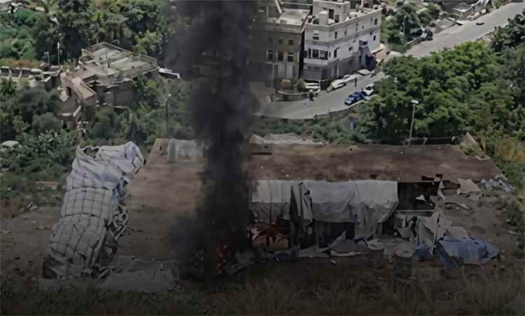 حريق داخل مدرسة تؤوي نازحين في إب يلتهم ممتلكات أسر نازحة