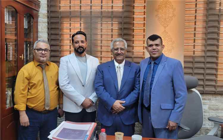 مركز التغيير للإعلام والدراسات يكرّم الإعلامي المخضرم عادل القباص .. سفير شبوة في عالم الصحافة الرياضية 