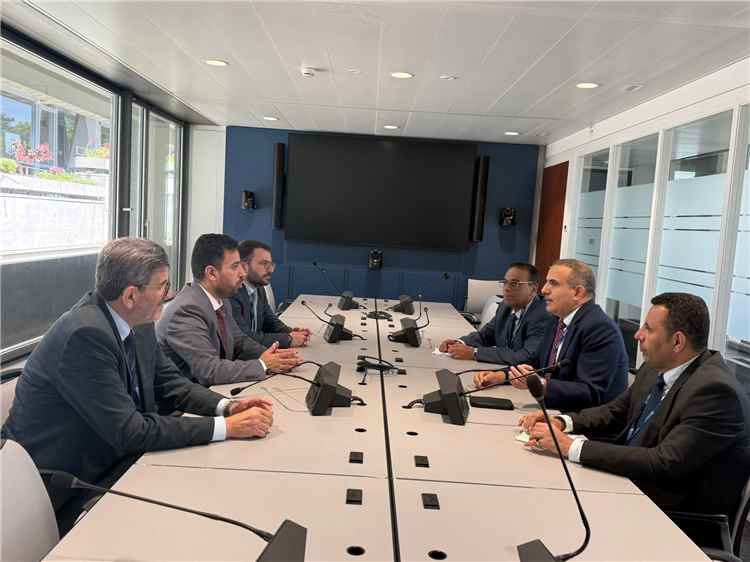 بحيبح يلتقي نظيره السوري لبحث تعزيز التعاون الصحي المشترك على هامش أعمال جمعية الصحة العالمية بجنيف