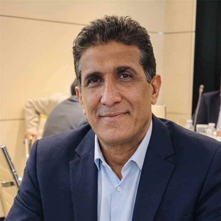 المستشار عارف ناجي علي :يدعو لخطاب مسؤول يراعي الواقع اليمني.