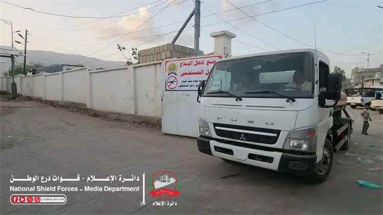 ‏قوات درع الوطن تدعم مستشفى محنف بلودر بـ3 آلاف لتر ديزل لتشغيل قسم الغسيل الكلوي