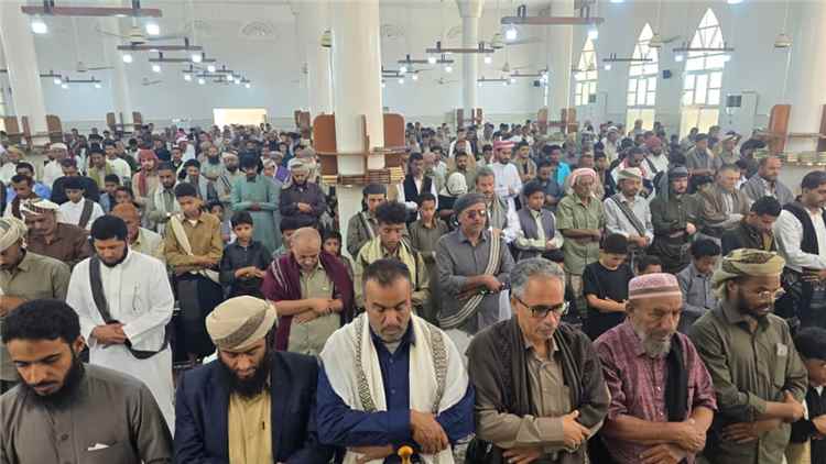 إقامة صلاة الغائب على روح الرئيس الراحل المشير عبدربه منصور هادي في عموم مساجد شبوة.