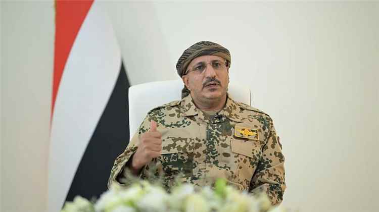 طارق صالح يعزّي أسرة الرئيس الراحل عبدربه منصور هادي ويشيد بمسيرته الوطنية
