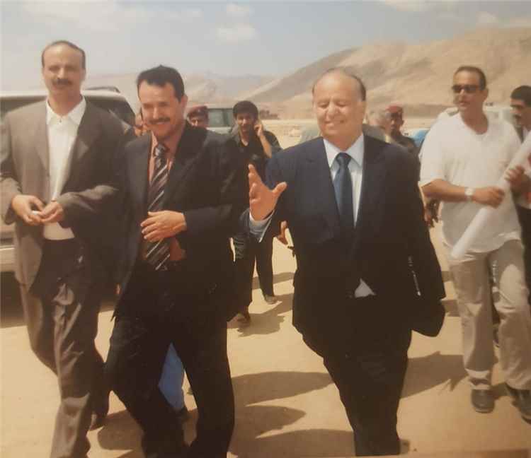 نائب وزير السياحة الشيخ " محمد حسين الدهبلي " يعزي بوفاة الرئيس الأسبق المشير عبدربه منصور هادي