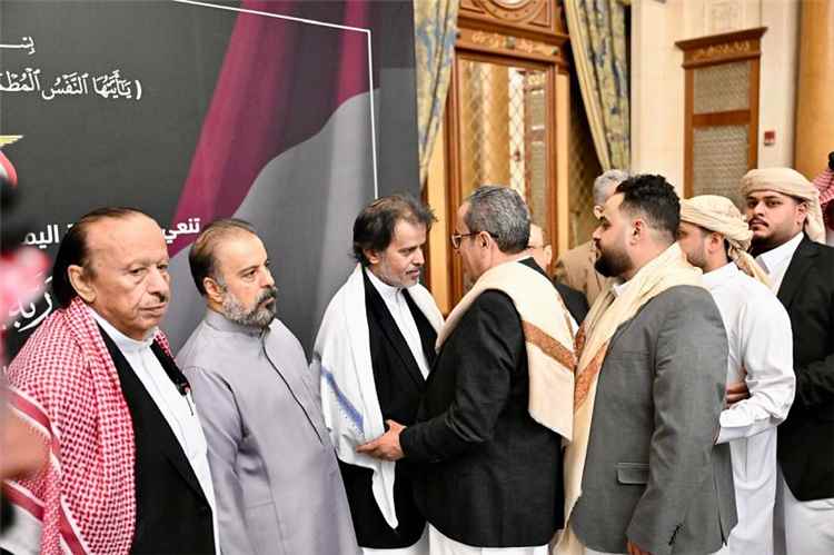 قيادات الدولة وجموع المواطنين يقدمون واجب العزاء بوفاة الرئيس السابق عبدربه منصور هادي