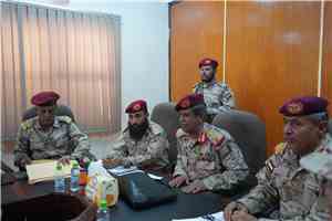 لجنة وزارة الدفاع تواصل إجراءات مراسم الاستلام والتسليم في محاور المنطقة العسكرية الرابعة
